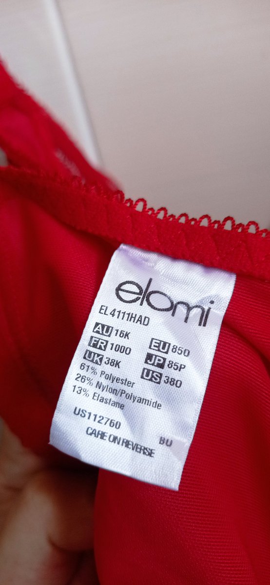 JacobLocsta's tweet photo. red big cup bra. size 38O. https://t.co/SjurzN8Evb