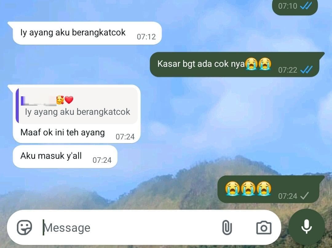 ardanielashxx's tweet photo. Akibat buru2 mau masuk 😭😭 https://t.co/vQLTkTJo06
