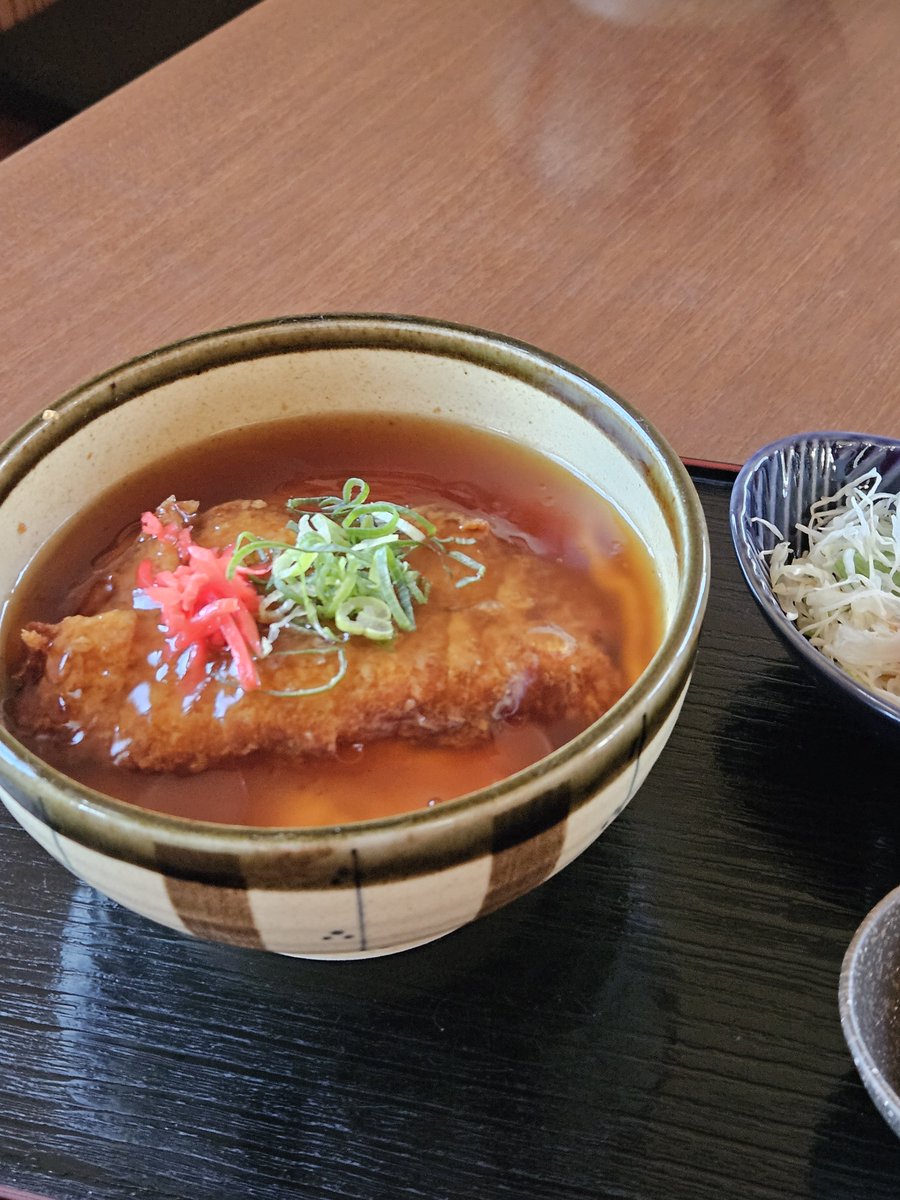 wafuuankake's tweet photo. おはよう���ざいますm(__)m
7月もそろそろ終りに近づいて来ましたね😀
今週の週替わりランチは、
#冷し野菜かき揚げうどんとそぼろごはん (又は冷しそば)
#玉子あんかけ丼とフライセット
どちらか選んでいただけます😀
他にも、当店一番のお勧め
#和風とんかつあんかけ丼 
今週も宜しくお願いします🥰 https://t.co/DbPHJLGbH0
