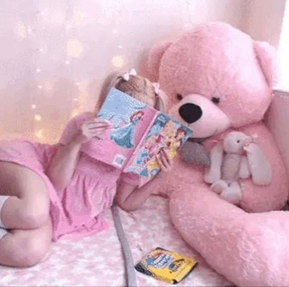 babiecharmmy's tweet photo. litl prncss https://t.co/15ivFppa1P