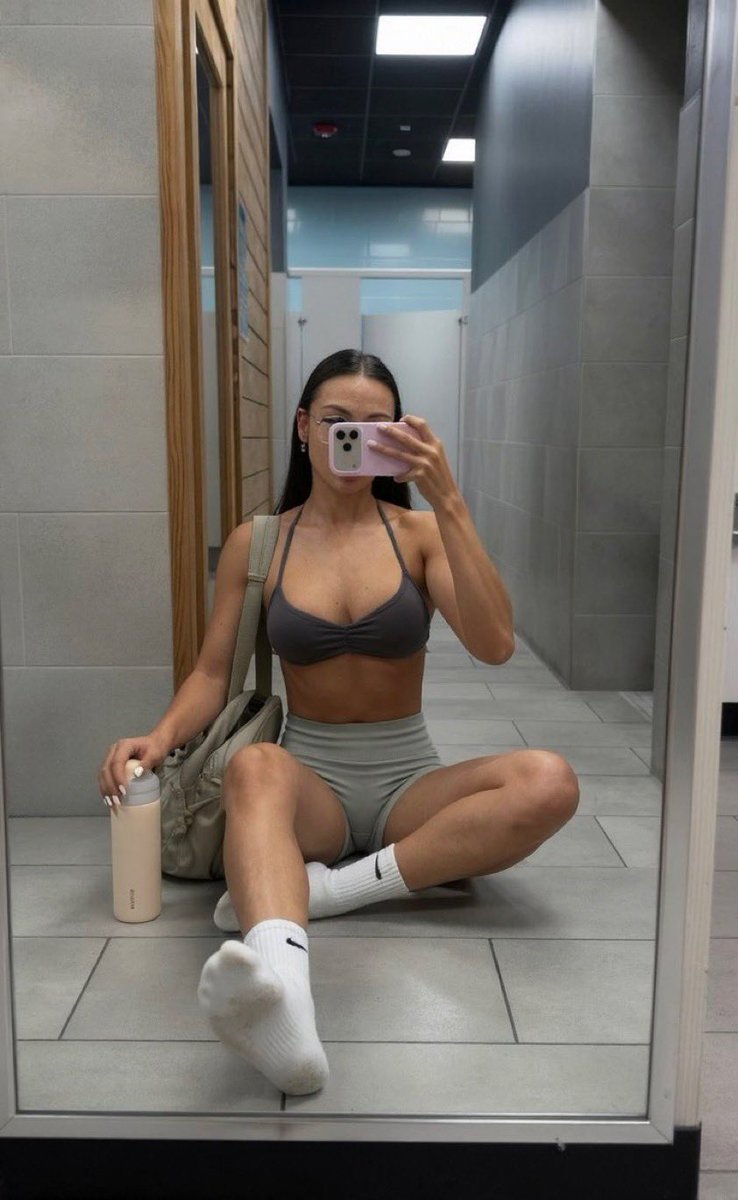 PrincessCieraa2's tweet photo. My tight body and dirty gym socks will prevail over X 😒 https://t.co/31vwfjnRA0