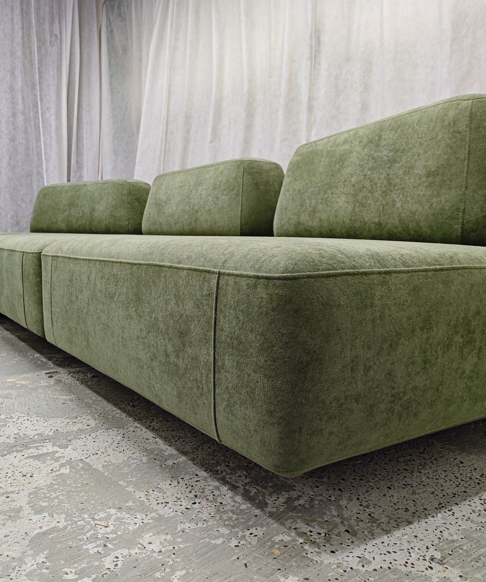 Olivesbeddings's tweet photo. Built to LAST SOFA 🛋️ 

It can be made in your preferred colour.

Remember, your comfort is our priority 👌.

For Enquires; Kindly call us ☎️ or send us a DM📥 - 08150804809, 09121962363. https://t.co/gP8IfPQC7G