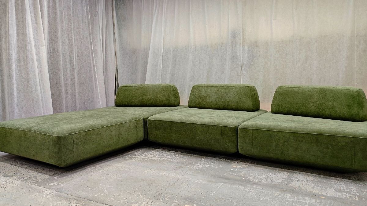 Olivesbeddings's tweet photo. Built to LAST SOFA 🛋️ 

It can be made in your preferred colour.

Remember, your comfort is our priority 👌.

For Enquires; Kindly call us ☎️ or send us a DM📥 - 08150804809, 09121962363. https://t.co/gP8IfPQC7G