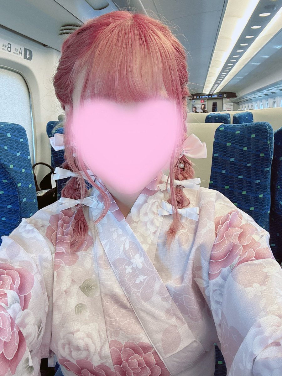 runaruna7star's tweet photo. こんなに力入れても立見席🙌 https://t.co/UG45TtyQWg