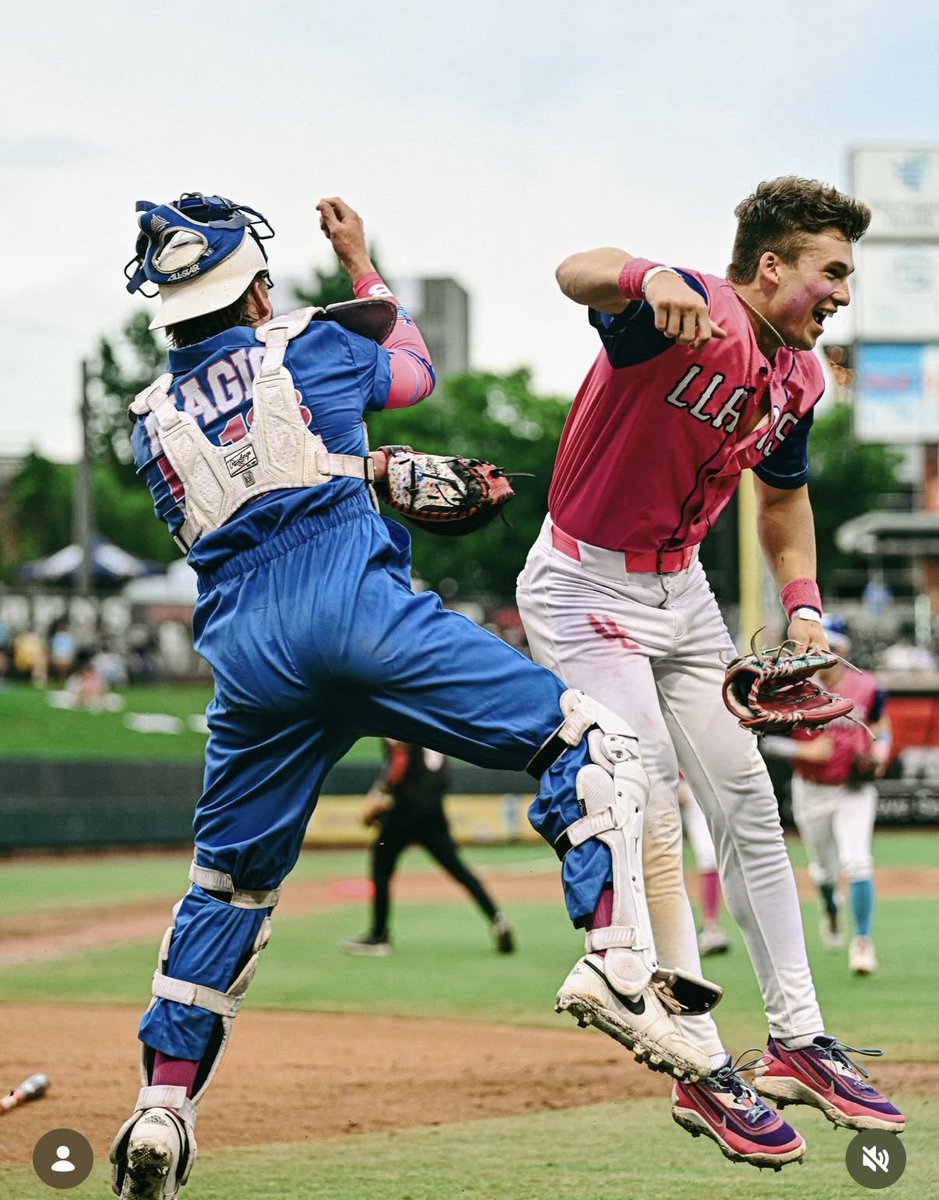 DailyGoonerBoy's tweet photo. Love me a baseball player https://t.co/ToigdlveWI