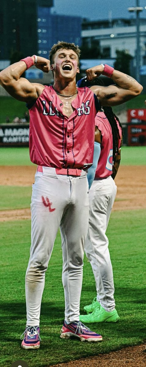 DailyGoonerBoy's tweet photo. Love me a baseball player https://t.co/ToigdlveWI
