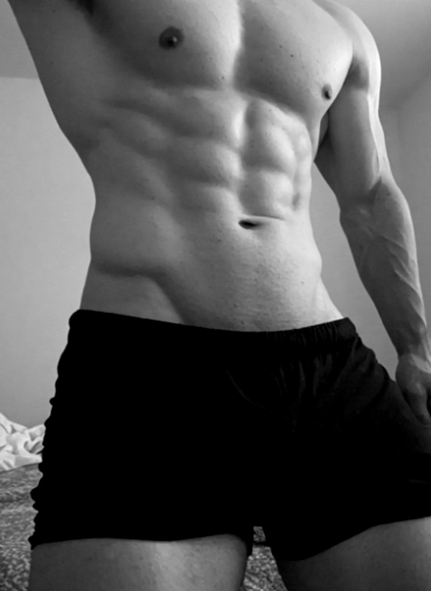 uknowalx's tweet photo. Jijiji, listos para tirarnos a la cama https://t.co/tIVnUATMcu