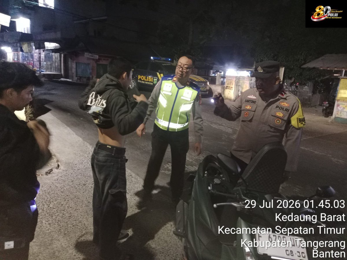 SektorSepatan's tweet photo. Polsek Sepatan menggelar razia stasioner dalam rangka cipta kondisi guna mengantisipasi gangguan keamanan dan ketertiban masyarakat (guantibmas) di wilayah hukum Polsek Sepatan. Kegiatan berlangsung pada Rabu dini hari, 29 Juli 2026, pukul 01.00 WIB. https://t.co/1WSKtRKFZn