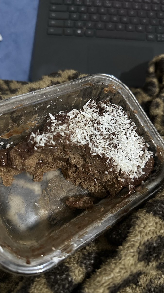 jeongzcore's tweet photo. viciada em fazer bolo de aveia de prestígio 😩
é tecnicamente mais saudável? sim
deveria abusar? não https://t.co/ZcVIKuDoVw