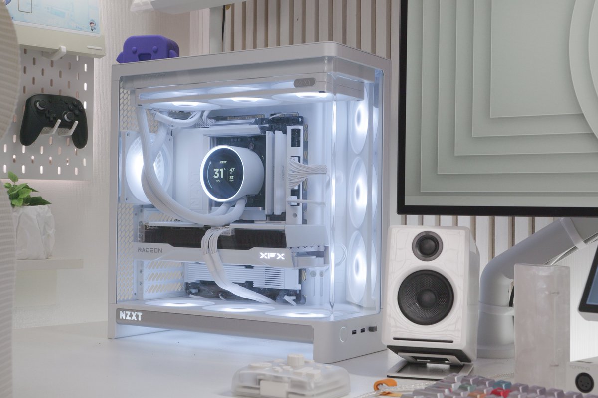 MeteoR_oo0's tweet photo. 【PR】NZXT H6 2026ver setup 🤍

先月に発売された新型PCケースを使用して、白デスクに設置してみました。 https://t.co/U8vDvnoVrd