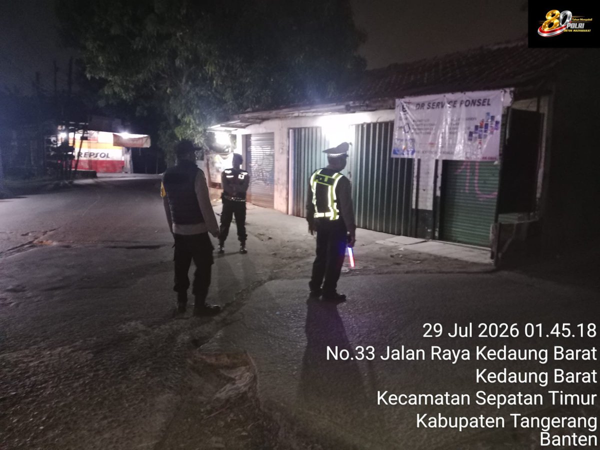 SektorSepatan's tweet photo. Polsek Sepatan menggelar razia stasioner dalam rangka cipta kondisi guna mengantisipasi gangguan keamanan dan ketertiban masyarakat (guantibmas) di wilayah hukum Polsek Sepatan. Kegiatan berlangsung pada Rabu dini hari, 29 Juli 2026, pukul 01.00 WIB. https://t.co/9pt4rc1jvl