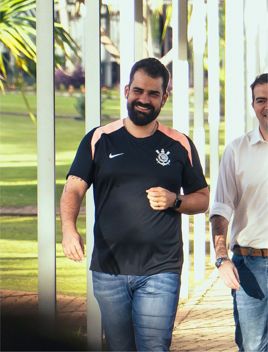 povotime1910's tweet photo. 🦅❌ SEM COMUNICAÇÃO | O Corinthians perdeu o principal nome da comunicação do clube. Vinicius Rodrigues deixou o cargo de superintende de comunicação do Sport Club Corinthians Paulista. 

O profissional atuou pelo clube por pouco mais de um ano. 
 
Agora, a diretoria trabalha para contratar um novo nome no mercado. 

📰 Apuração Time do Povo 
📸 Davi Bittencourt / Time do Povo