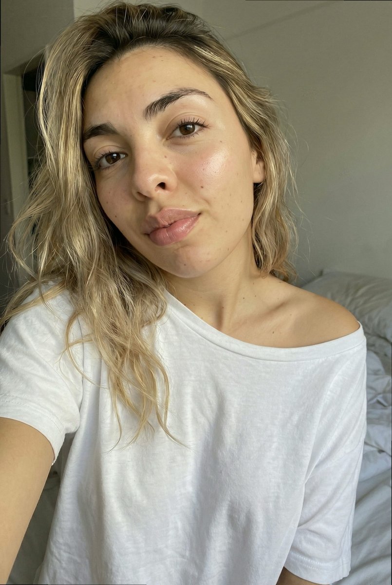 sofiashines3's tweet photo. tbh am i your type (be honest) tbh https://t.co/3tzyeCpXsO