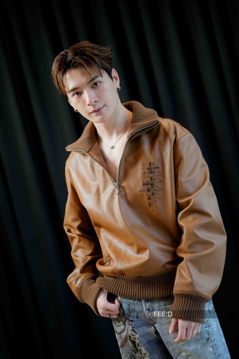 krist_est's tweet photo. #KristSchedule

⭐ Today ⭐

📌 บทสัมภาษณ์ของคริส-สิงโต

"หนังสือที่ถูกเขียนขึ้นได้อย่างสมบูรณ์แบบ ทั้งด้านความสัมพันธ์ มิตรภาพ และทุกเรื่องราวตลอดบนเส้นทาง 10 ปี ของสองนักแสดงหนุ่ม “คริส พีรวัส แสงโพธิรัตน์” และ “สิงโต ปราชญา เรืองโรจน์” รวมถึงการกลับมารวมตัวกันอีกครั้งของทีมนักแสดงซีรีส์ SOTUS The Series พี่ว้ากตัวร้ายกับนายปีหนึ่ง ในงาน SOTUS TENIVERSARY CONCERT ที่จะเกิดขึ้นวันที่ 29-30 สิงหาคม 2569"

⏰ 18.00 น. (6:00 PM)

📺 FEED : https://t.co/JCOjXv80g4

รับชมภาพเพิ่มเติม : https://t.co/WXnW9nPaPD

#️⃣ FEEDxคริสสิงโต

#KristSingto 
#KristPerawat