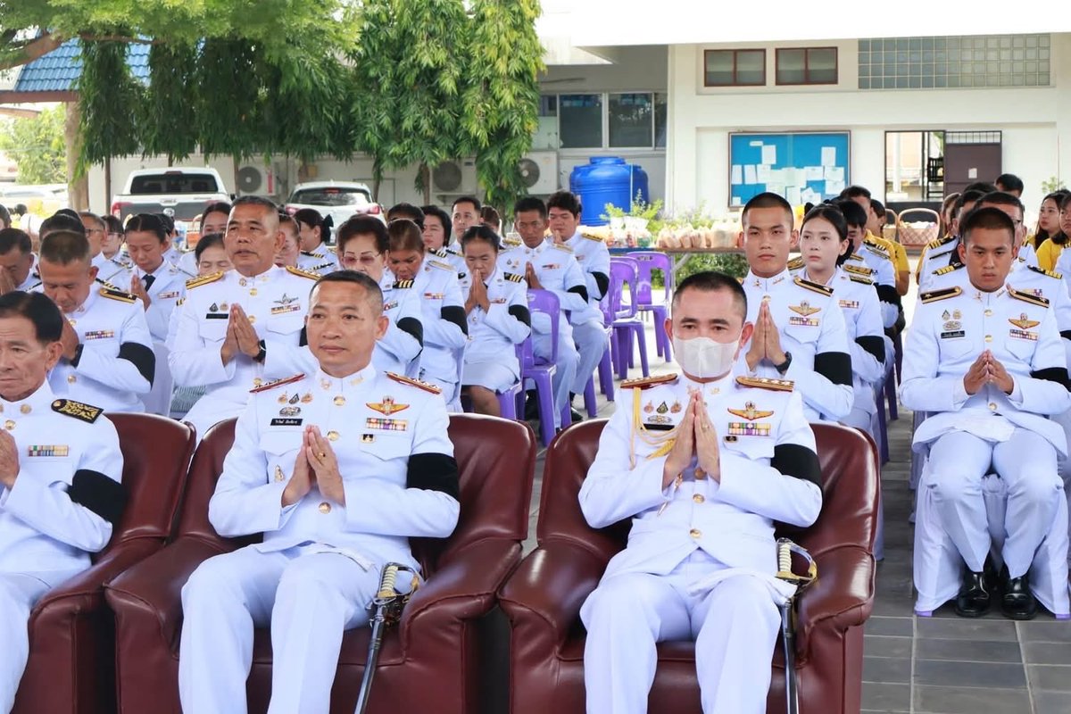 Army_Artillery's tweet photo. เมื่อ 27 ก.ค. 69 เวลา 0900 พ.อ.วีรวัฒน์ เฉียงพิมาย และ พ.อ.พุฒิกร เดไปวา เป็นผู้แทน พล.ป. เข้าร่วมพิธีทำบุญตักบาตรถวายพระราชกุศล พิธีถวายเครื่องราชสักการะและวางพานพุ่ม และพิธีถวายพระพรชัยมงคล เนื่องในโอกาสวันเฉลิมพระชนมพรรษา พระบาทสมเด็จพระเจ้าอยู่หัว ทรงเจริญพระชนมพรรษา 74 พรรษา https://t.co/Rwq9sKWFlP
