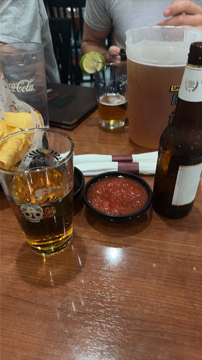 KAclosset57641's tweet photo. Work trip. https://t.co/c9bN6Hm9cp