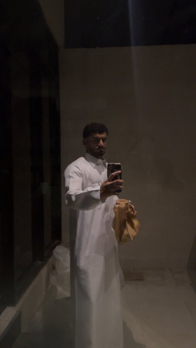 lackurrr's tweet photo. كل يوم داخل البيت بماك و استغرب ليه مافيه تطورات بالنادي https://t.co/VOMOkSqkZ3