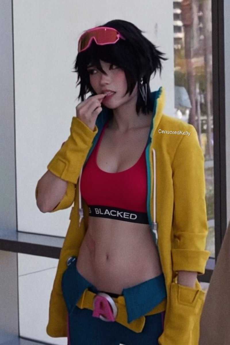 CensoredKelly's tweet photo. Some public emiru #blacked #qos #bnwo #blackededit #qosedit #cosplay https://t.co/4ITURoXHmL