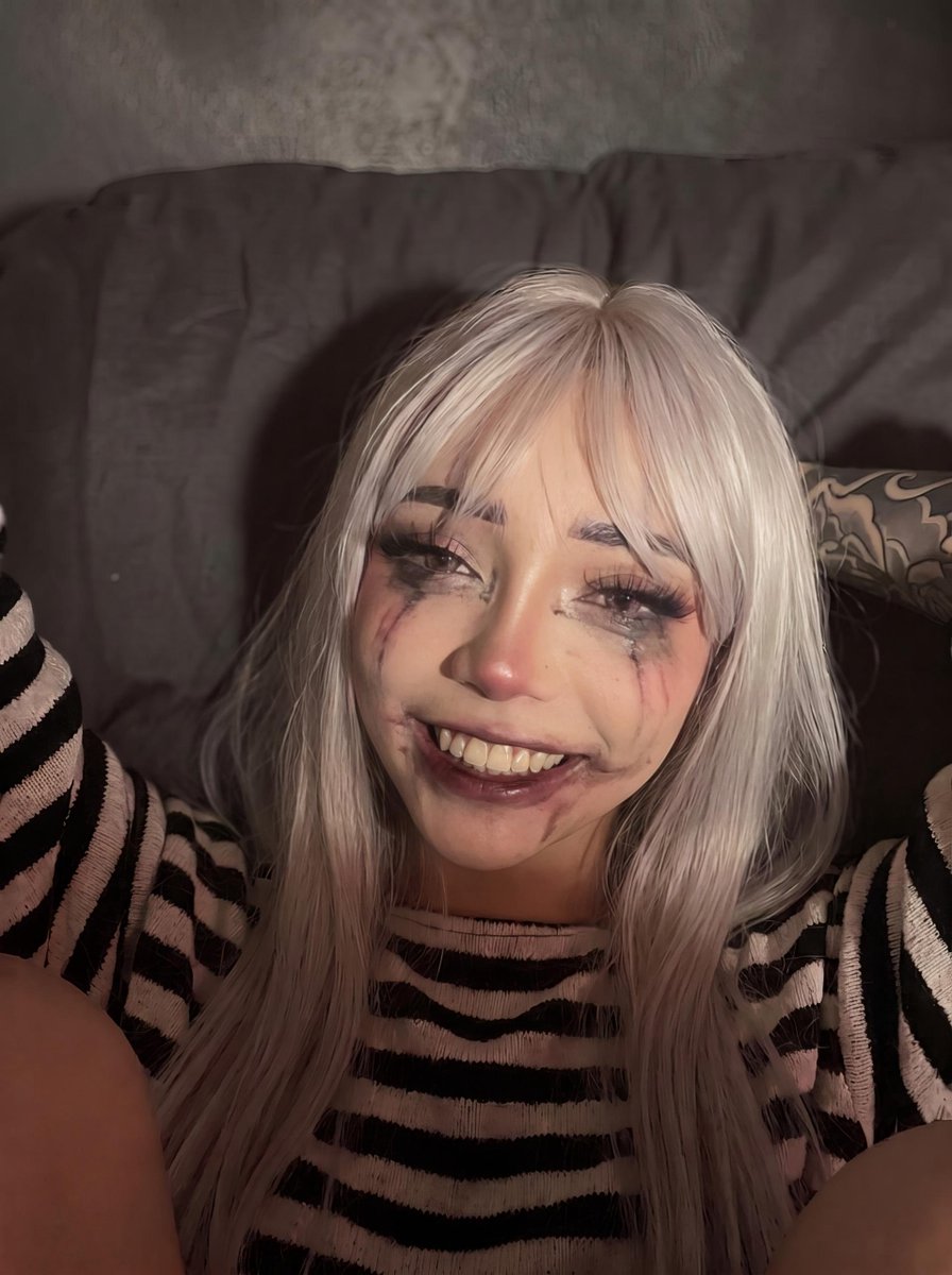 cyb3rkittybb's tweet photo. pov when he’s got a ring https://t.co/MDgzVCdohv