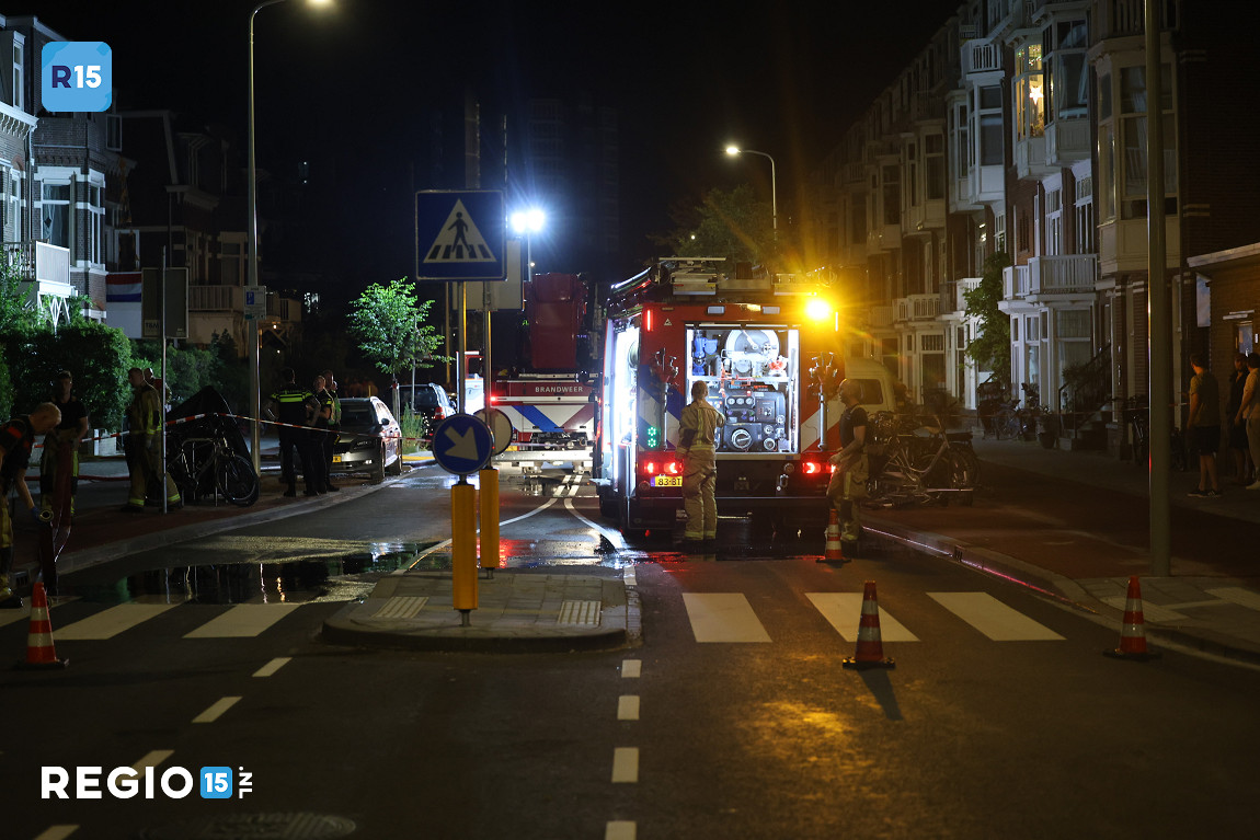 Middelbrand in schuur bij woning in Den Haag