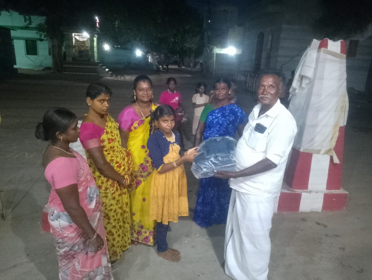 padgom2024's tweet photo. 📚✨ PAD, with the support of the Azim Premji Foundation, distributed educational materials to 169 children across 30 villages in Thoothukudi and Ramanathapuram, helping them start the new academic year with confidence.

#PeoplesActionForDevelopment #AzimPremjiFoundation https://t.co/vDmE1mZg3N