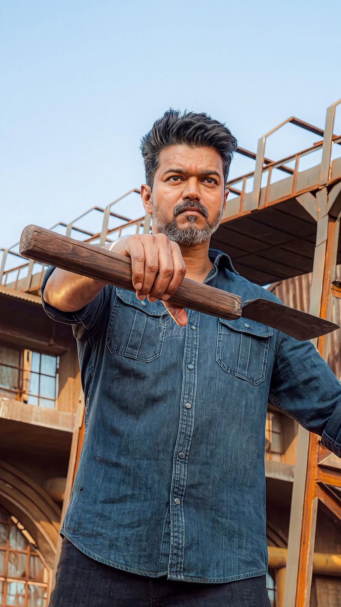 V_F_C_Madesh's tweet photo. எதிரியா அனுப்புனா சிரிக்கிறான் 
பழகிட்டான் போல 🔥🔥

ராவணா மகண்டா 
ஒத்தையில் நிக்கிற எமண்டா..

@actorvijay 
#JanaNayagan https://t.co/CsOHdHDvjY
