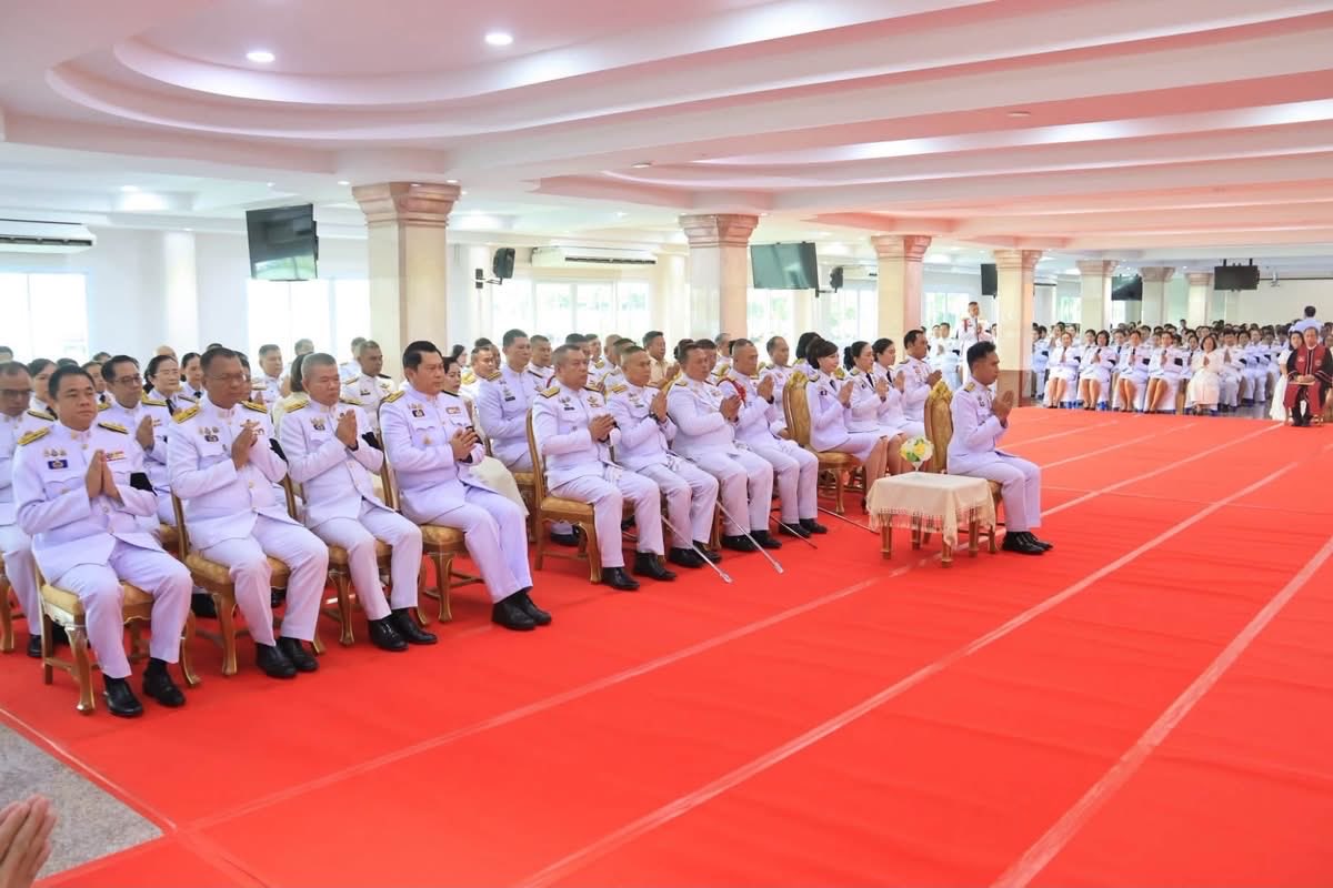Army_Artillery's tweet photo. วันที่ 28 ก.ค. 69 พ.อ.สมศักดิ์  มีฤทธิ์ เป็นผู้แทน พล.ป. เข้าร่วมกิจกรรมเฉลิมพระเกียรติ พระบาทสมเด็จพระเจ้าอยู่หัว เนื่องจากโอกาสวันเฉลิมพระชนมพรรษา 28 กรกฎาคม 2569 ดังนี้
- พิธีทำบุญตักบาตร และพิธีเจริญพระพุทธมนต์ถวายเป็นพระราชกุศล ณ โรงเรียนวินิตศึกษา ในพระราชูปถัมภ์ฯ แห่งที่ 2 https://t.co/3OS6TYW69D