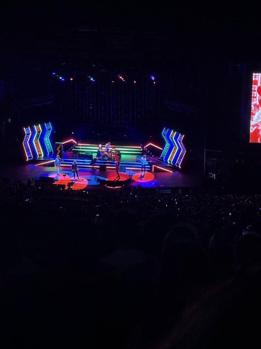 OUmarauder's tweet photo. @unikunka Saw them @RedRocksCO first show last week. Played “Going Shopping” and thought it was solid. Overall great concert and setlist was superb! https://t.co/smuWNzLEUJ