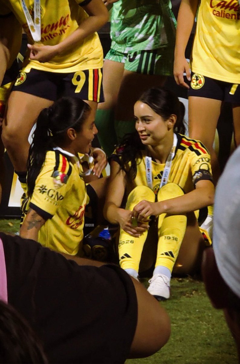 IconicCamberos's tweet photo. 📸 Scarlett Camberos y Karen Luna compartiendo un momento lindo en el campeon de Campeonas, San Antonio Tx 📍

@scarnefer @kluna13_ https://t.co/RIF3Jzp7Ps