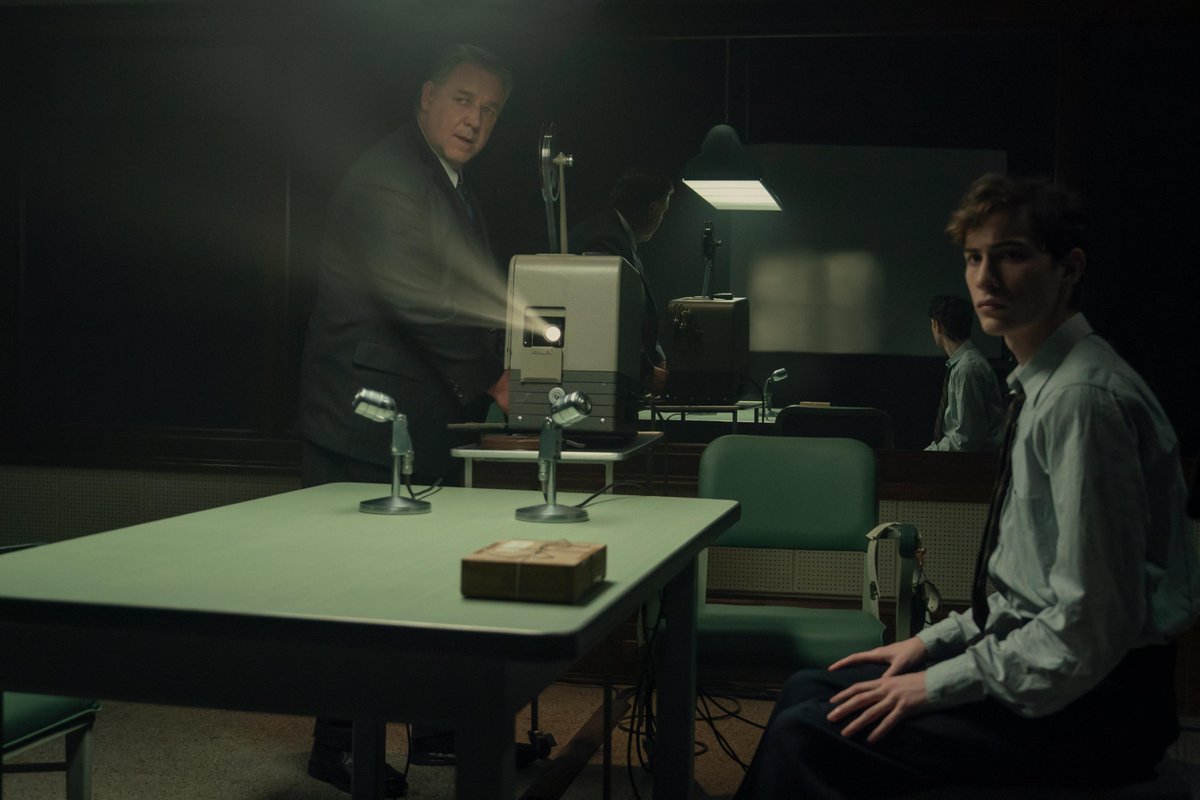 netflix's tweet photo. Russell Crowe, Jacob Tremblay, Shailene Woodley, and Annabelle Wallis star in UNABOMBER. Premiering September 25. 

Follow Ted Kaczynski's transformation from Harvard prodigy to infamous domestic terrorist, after controversial psychological experiments by Professor Henry Murray reshape his mind.