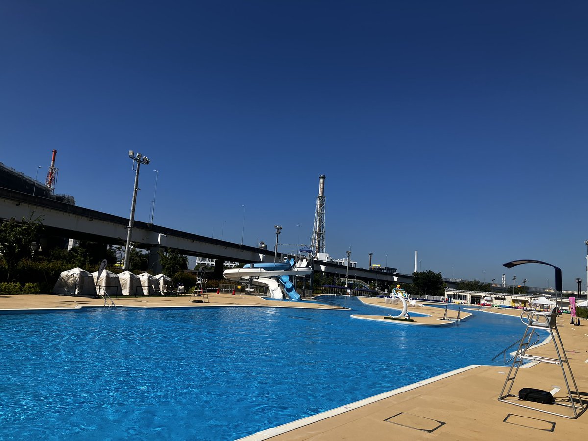 _bkjack_'s tweet photo. おはようございます☀️

本日7/29は本牧市民プールにて営業中⛱️🏊‍♂️
ナイトプールもあるよ❗️✨
🈺〜20:30

本牧市民プール:
https://t.co/YjVkOnPLEB

#プール
#本牧市民プール
#ハンバーガー

本店 
@_CafeJB_ 

【BK JACK 営業許可】
神奈川県
東京都 
千葉県

🇺🇸🍔🍟本店アメリカンダイナーCafeJB🇺🇸🍔🍟
お得なクーポンLINE友達募集中！ https://t.co/et6Z4gulsp