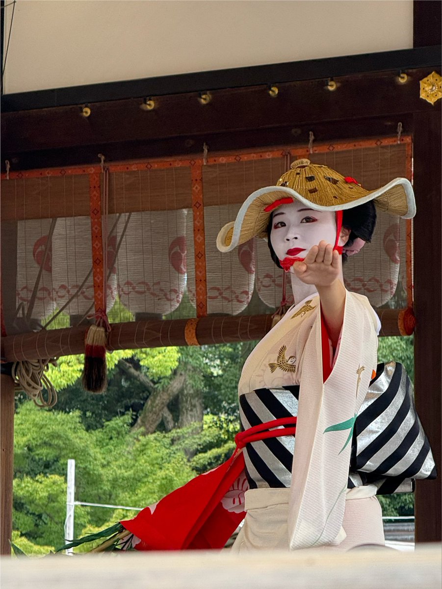otanaccho's tweet photo. 7/24祇園祭 花傘巡行 舞踊奉納
いつか行きたいと思っていたこの日に京都に行くことが出来ました✨
大ファンの秀眞衣さんをはじめ、美しく可愛らしい芸舞妓さん達の舞踊を間近で見ることが出来て感動🥹✨
祇園祭は1ヶ月の間にいろんな行事があって、奥が深くまだまだ知らないことだらけ。また行きます☺️ https://t.co/WOthGn7Z6g