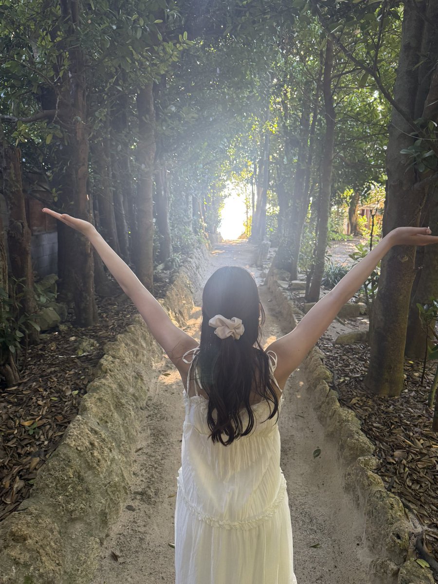 koibitohahuton's tweet photo. 沖縄帰りたい🥺︎
海が綺麗すぎてもう地元の海入れない笑 https://t.co/NFg0xVGaLx