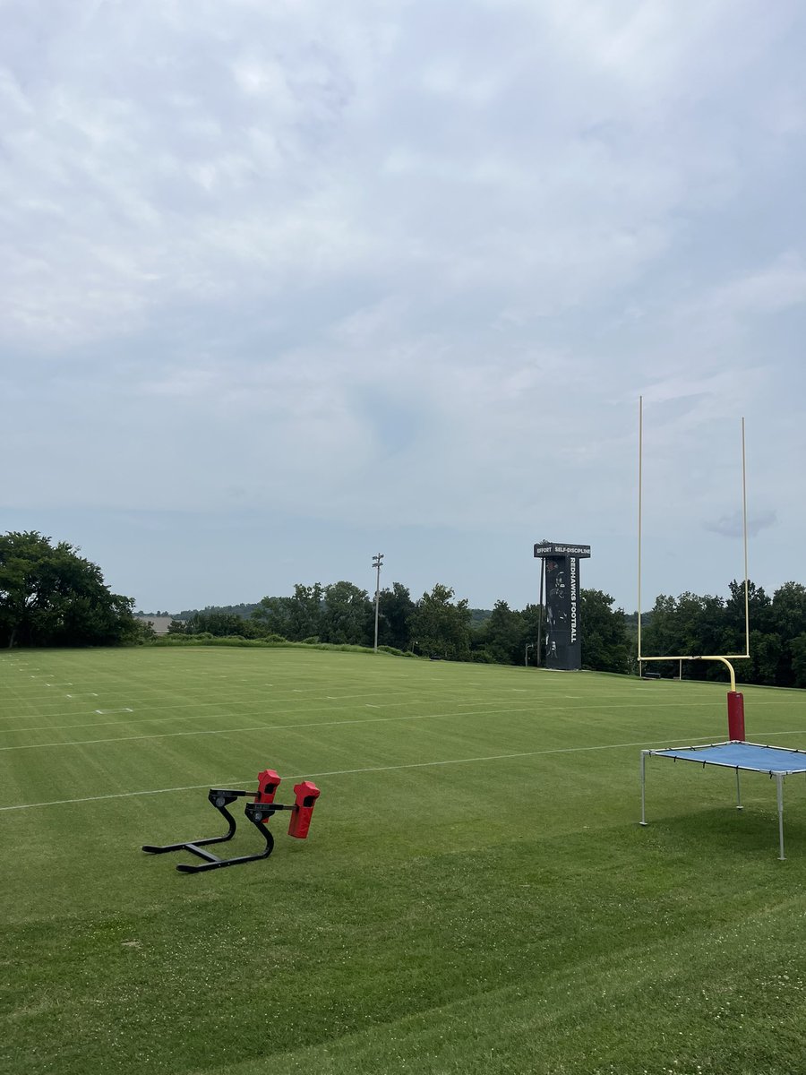 ColeDobbinsSEMO's tweet photo. With Fall Camp starting now after a long list of commitments this Summer, it’s a GREAT time to be a Redhawk! #SignOff https://t.co/R9koScX7Fy