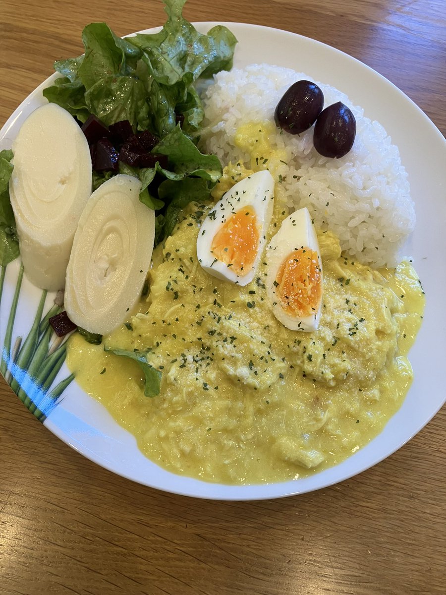 hanachan20201's tweet photo. 12/30昼 南米料理屋さんでランチ。ペルー料理のこのチキンの煮物、好きなんだけどどうやって作るんだろう。おいしかった〜 https://t.co/CIWz76wPYC