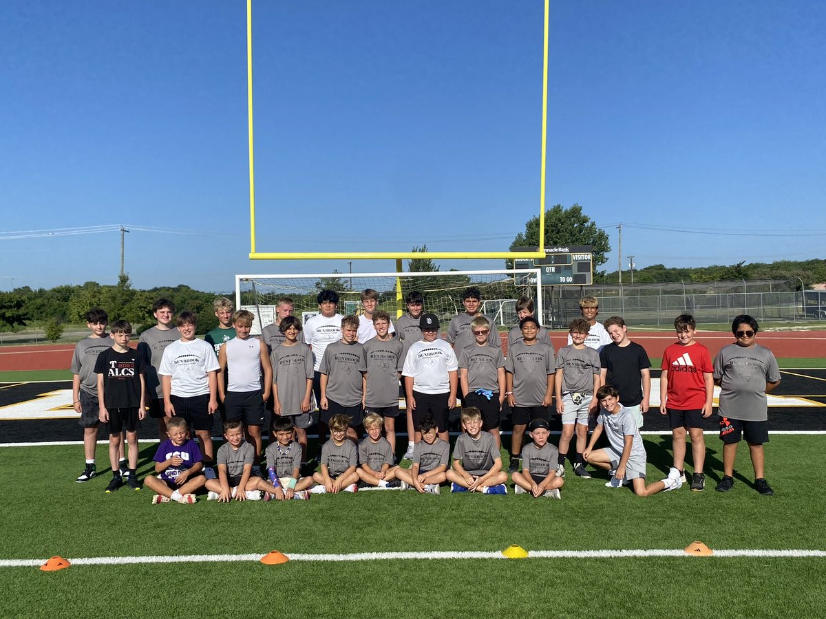 BHS_FB_Recruits's tweet photo. Great finish to our Youth Football Camp today. Excited to see what the future holds for this group of Bobcats!!
#FAMILYALLIN @FWISDAthletics @TheBenbrookLife @BenbrookBobcats https://t.co/Nh4CMLHCwI