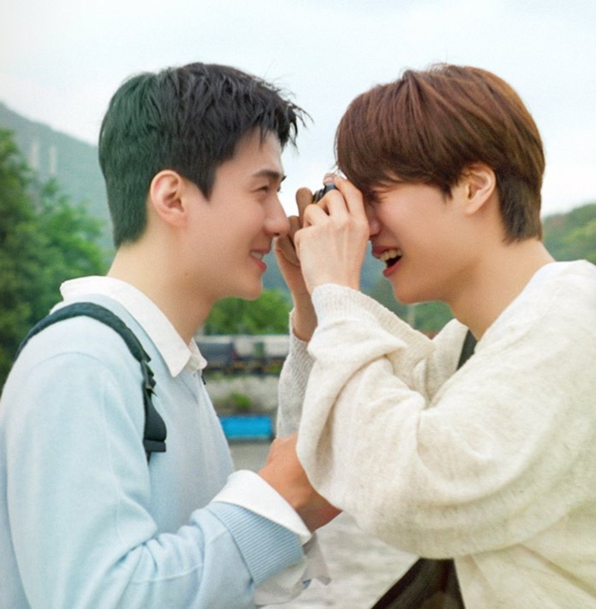 RB_Cherry04's tweet photo. 엑소 전원 6명이 둘둘둘 친구인 게 너무 신기해 https://t.co/rkXNWyEFcx