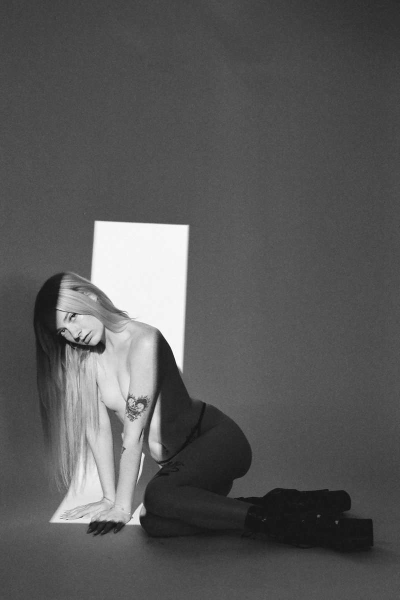 UnwrappedAnalog's tweet photo. Vivienne, Shot on Kodak Tri-X
https://t.co/jK1MmUzPu8 https://t.co/LwEaspCyMI