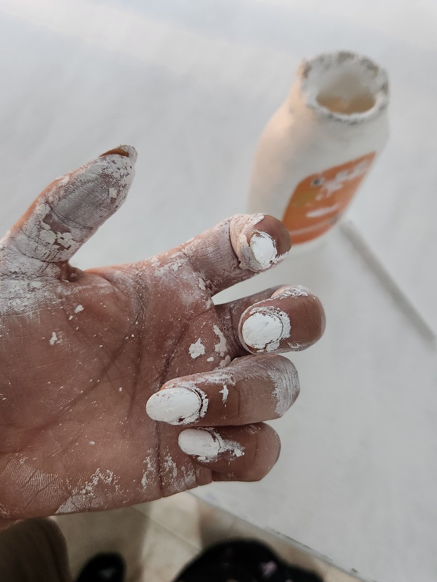 monodnomo's tweet photo. late DIY project flopped so i painted my nails instead ig https://t.co/SB0Eoj2P4n