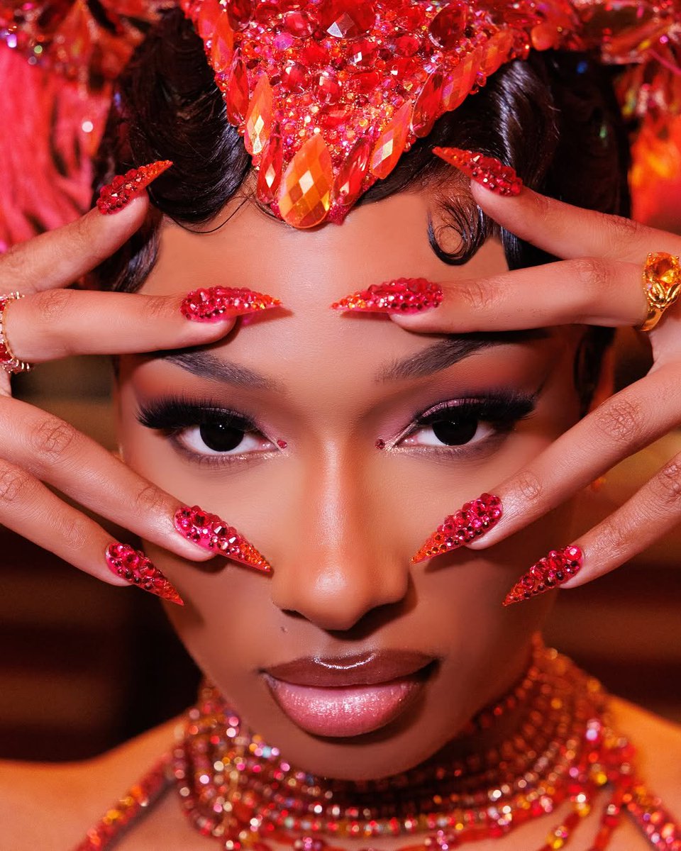 Standing4Megan's tweet photo. Darren Tolud, digital media professional and Digital Content Manager for Roc Nation...just posted 20 Shades of Thee Stallion.
He captioned:

"20 of my favorite photos of Megan over the years I never had the chance to post"🔥🔥 https://t.co/d6IM5u7aA9