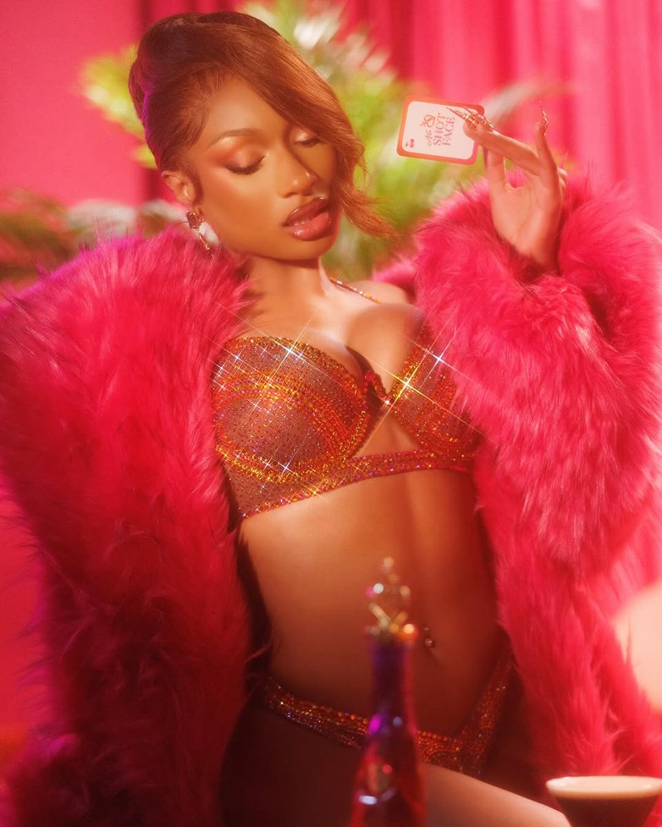 Standing4Megan's tweet photo. Darren Tolud, digital media professional and Digital Content Manager for Roc Nation...just posted 20 Shades of Thee Stallion.
He captioned:

"20 of my favorite photos of Megan over the years I never had the chance to post"🔥🔥 https://t.co/d6IM5u7aA9