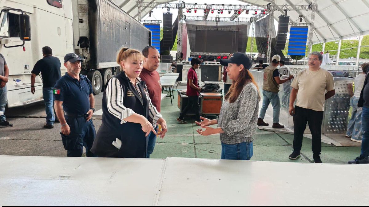 evelyn_parraA's tweet photo. Estamos afinando cada detalle y recorriendo el corazón del #TortaFest2026. 🥪🚔

Porque una gran fiesta también se vive con orden, prevención y la mejor seguridad para que tú y tu familia disfruten con tranquilidad.

¡Ya casi nos vemos! 💪✨ #MiBellaVenus #ComandoVC https://t.co/yqOjxDzhCc