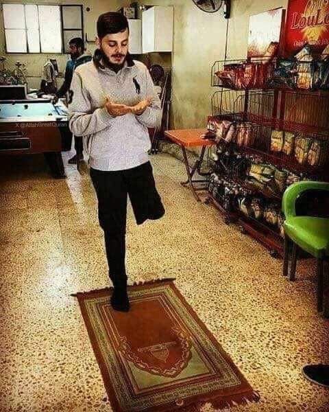AllahGreatQuran's tweet photo. Nothing can stop a sincere believer. https://t.co/JFivNWezwj