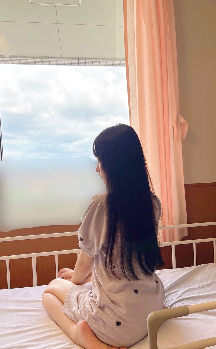 yourfave_honoka's tweet photo. 本日、一時退院しました🏠✨ 
まだ治療やリハビリは続きますが、少しだけお家で過ごせる時間をもらえました☺️
昨日はたくさんの温かいコメントやメッセージを本当にありがとうございました🥲 
みんなの優しさに励まされています。
焦らず、一歩ずつ。また笑顔で「ただいま！」と言えるよう頑張ります🍓 https://t.co/Lo6RTBjgoD
