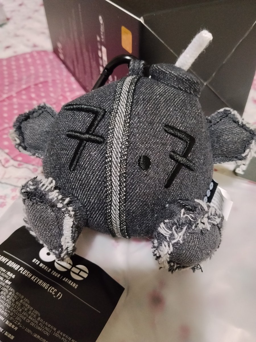 Vkpopb's tweet photo. También me pedí la bombita de llavero y está retierno 🤭 https://t.co/OSXe8N4swA