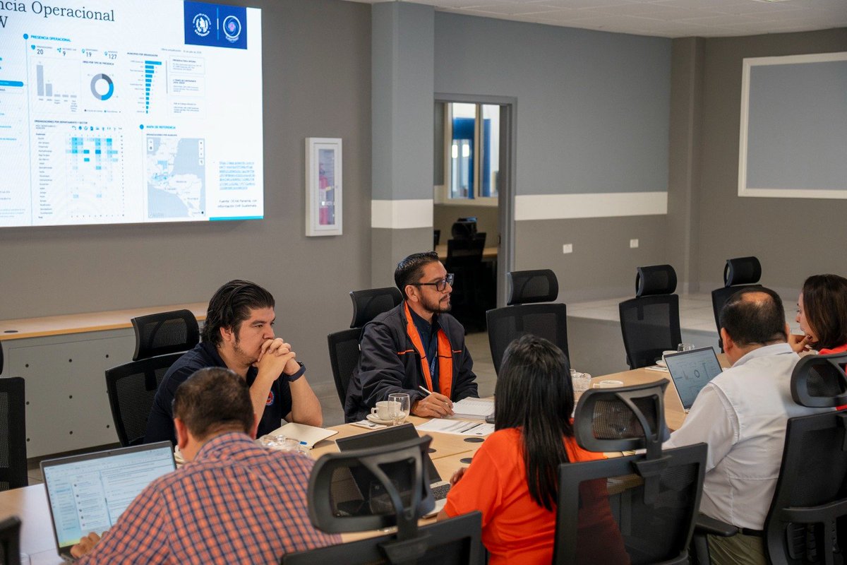ConredGuatemala's tweet photo. @WorldVision Estos espacios de diálogo permiten consolidar acciones conjuntas, fortalecer la respuesta coordinada ante emergencias y continuar impulsando una gestión integral del riesgo de desastres en beneficio de la población guatemalteca. https://t.co/4CsNVLkEi0