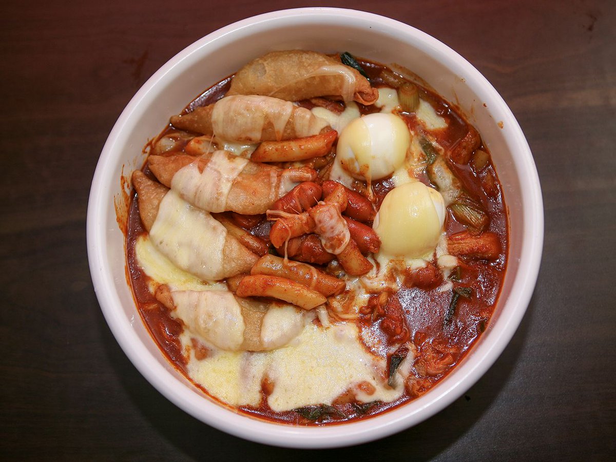 konest's tweet photo. 韓国🇰🇷ソウルは連日の真夏日…🔥

韓国には、暑い日に熱いものや辛いものを食べて、夏バテを吹き飛ばそうという考え方があります🌶️

そんな夏に食べたい！ソウルのウマ辛グルメ9選をご紹介👇
https://t.co/rQQ13nYqlN https://t.co/Y7hY76k0FH