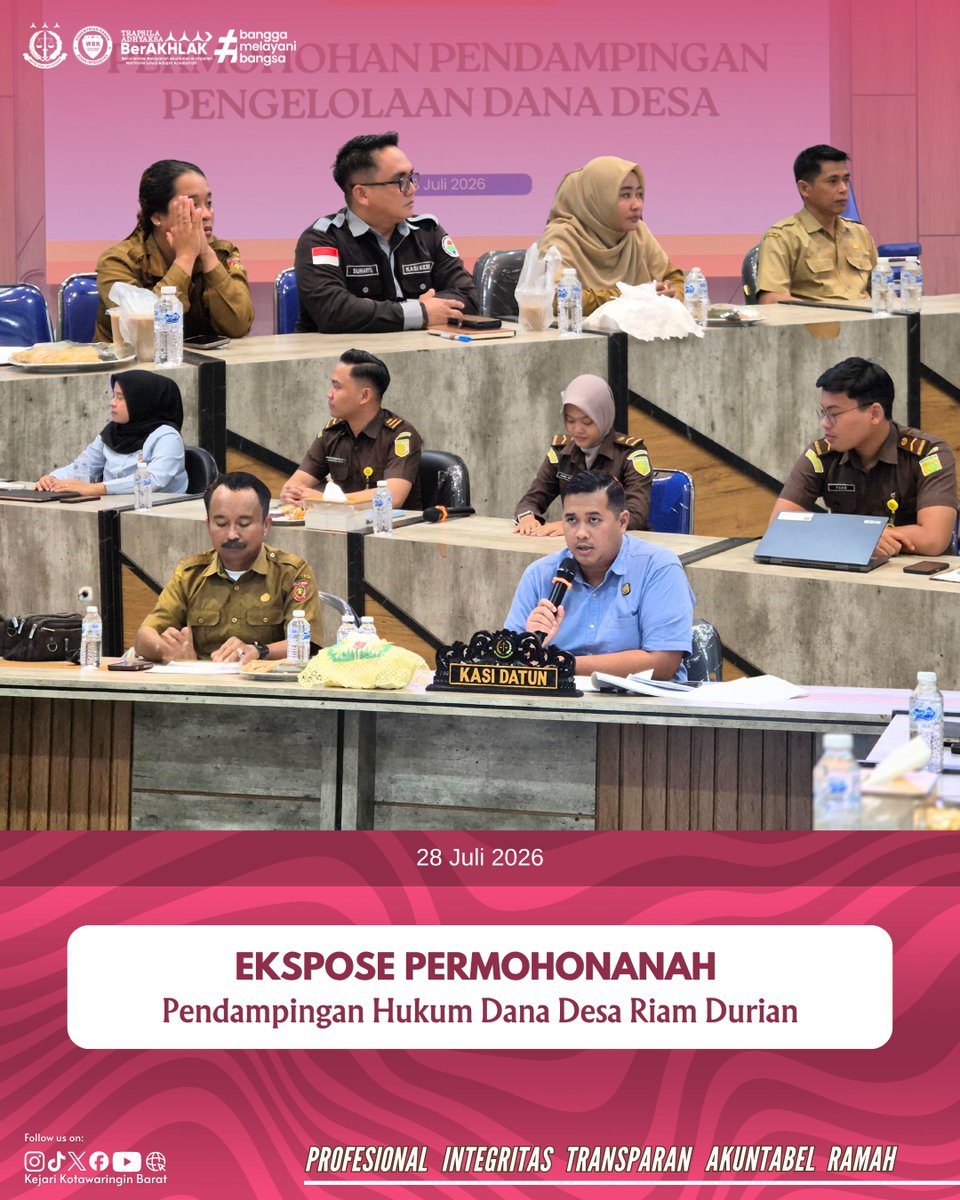 Kejari_Kobar's tweet photo. Selasa, (28/07/2026) Bidang Perdata dan Tata Usaha Negara telah melaksanakan Kegiatan Rapat Ekspose Permohonan Pendampingan Pengelolaan Dana Desa Riam Durian, Kecamatan Kotawaringin Lama bersama Kepala Desa dan Perangkat Desa Riam Durian dilaksanakan di Aula Satya Adhi Wicaksana. https://t.co/T6wY1kHpTf