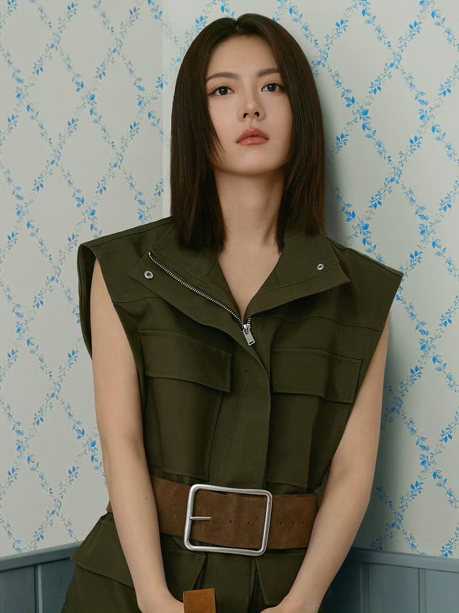 maixiang02's tweet photo. MANGOFRIENDS | 演员赵今麦
Actor #ZhaoJinmai wears a MANGO pocket high-neck vest
Workwear profile
Sleek sleeveless tailoring
Create a free and stylish posture

@Mango ⤵️
🌾 xhs https://t.co/5krXlxDeNC
🌾 weibo https://t.co/3bYctifexY

#ZJMoutfit #赵今麦 #จ้าวจินม่าย #조금맥 https://t.co/EncjGnxuih