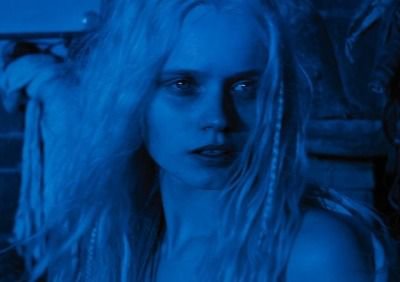 _PADMELIA_'s tweet photo. Book! Daenerys in my head https://t.co/iyqq2RZW3n